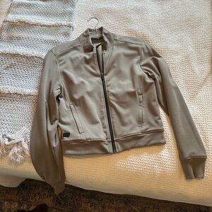 Cuts women athleisure size small